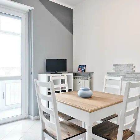 Lungo Dora With Balcony And Panoramic View Apartment *