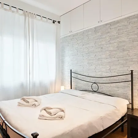 Lungo Dora With Balcony And Panoramic View Apartment